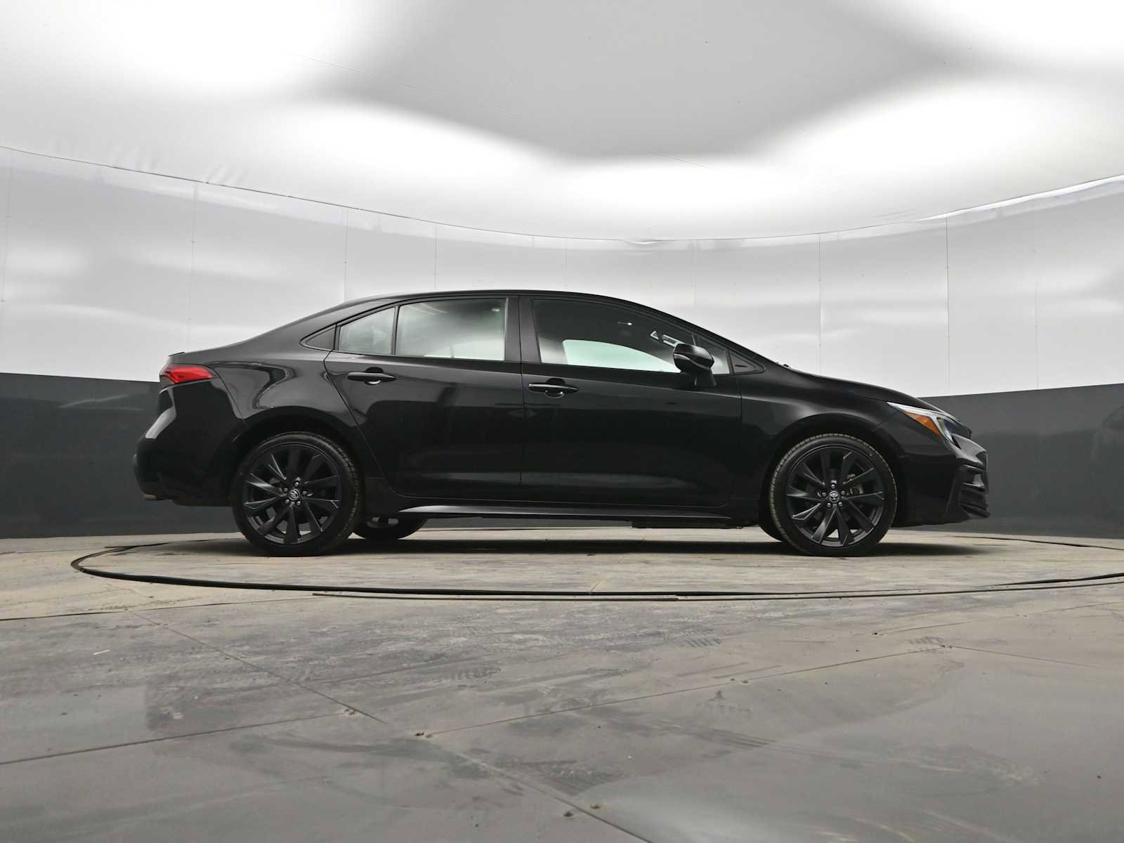 Used 2024 Toyota Corolla SE image 38