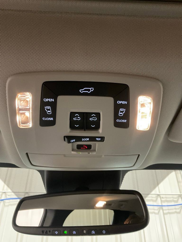 Used 2026 Toyota Sienna XLE image 24
