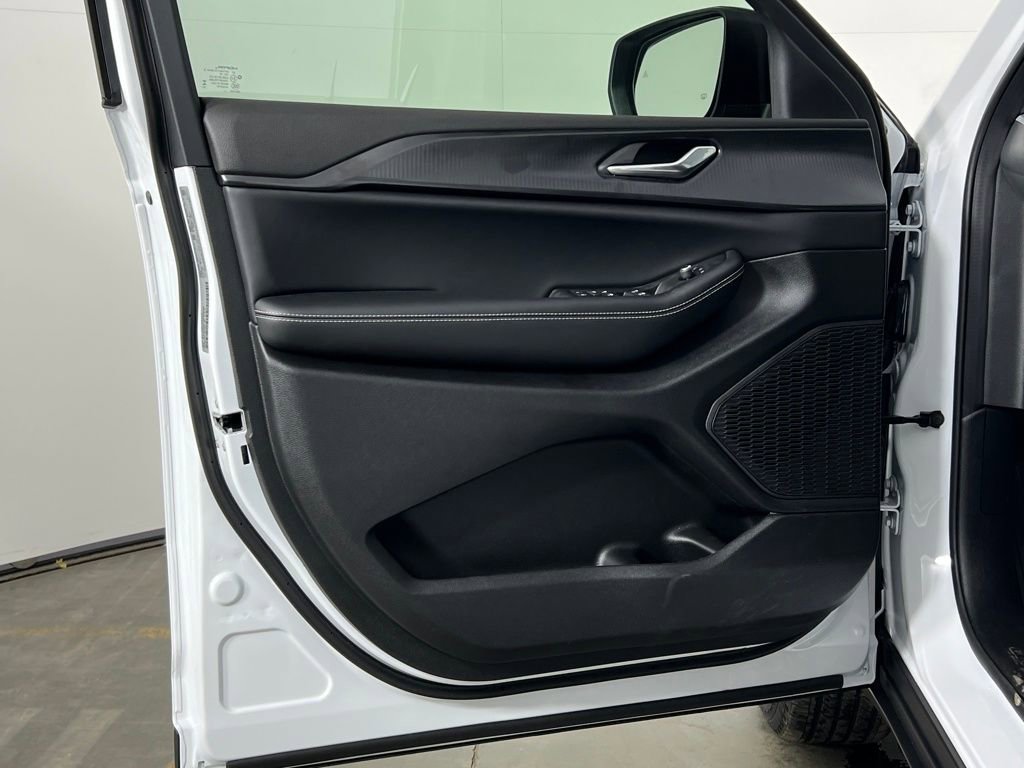 New 2025 Jeep Grand Cherokee Laredo w/ Luxury Tech Group I image 20