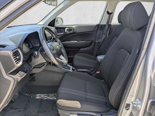 Used 2023 Hyundai Venue SEL FWD image 15