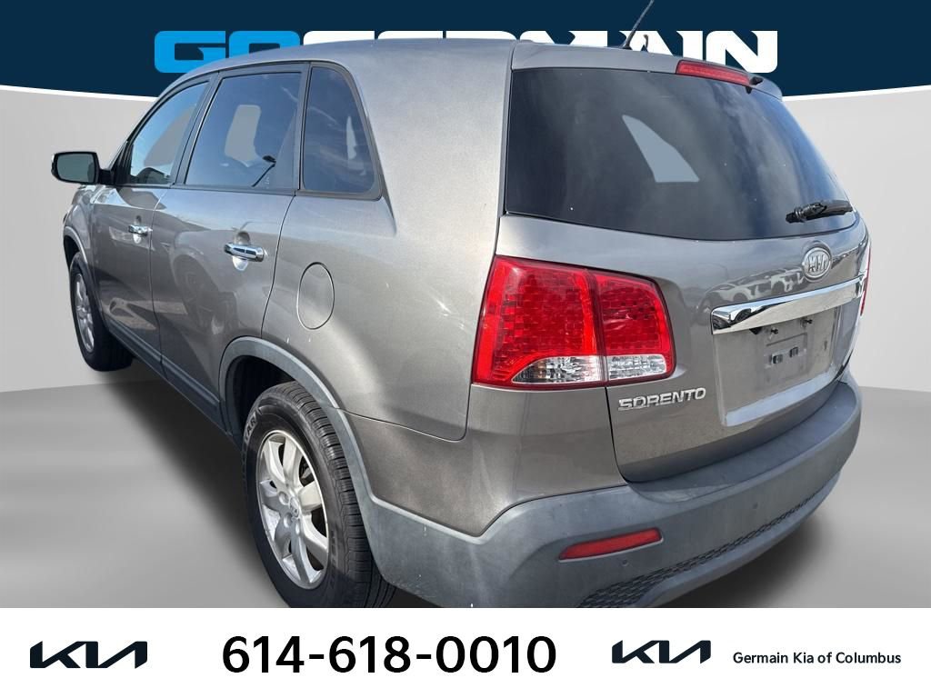Used 2013 Kia Sorento LX w/ Third Row Pkg image 3