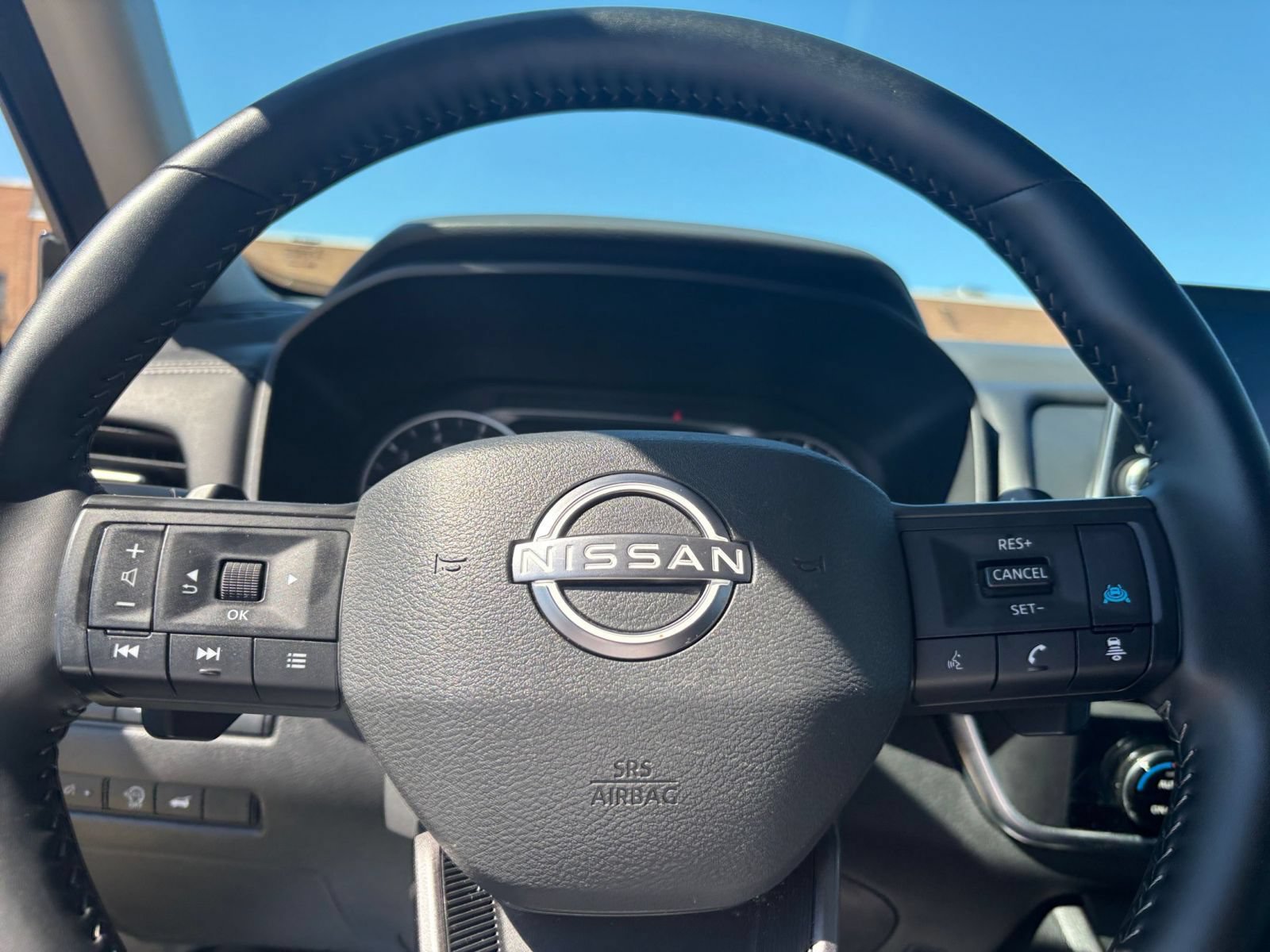 Used 2025 Chevrolet Equinox LT AWD/4WD image 25