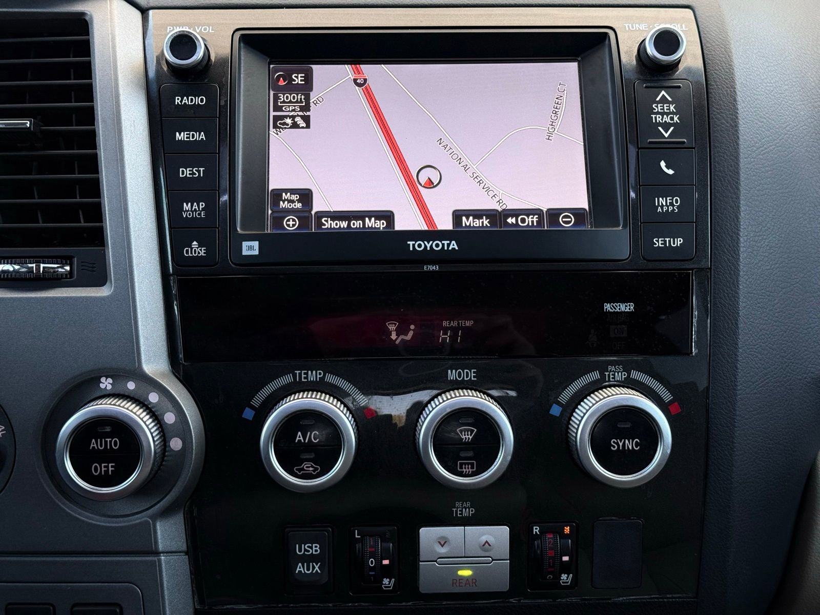 Used 2013 Toyota Sequoia Platinum image 55