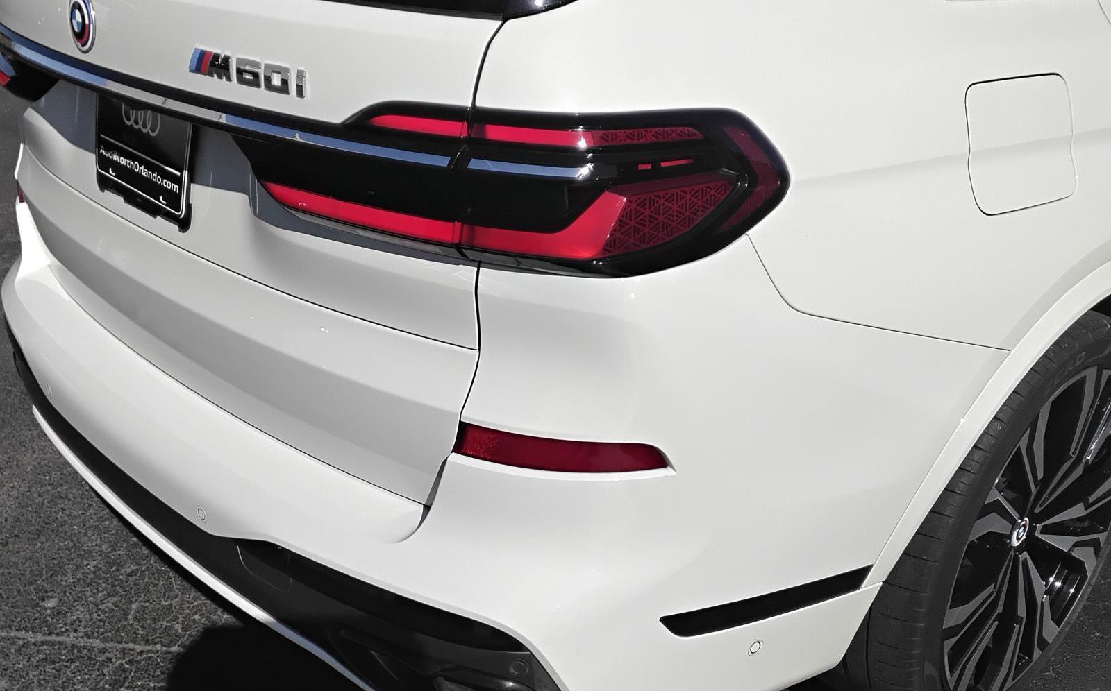 Used 2023 BMW X7 M60i w/ Executive Package image 9