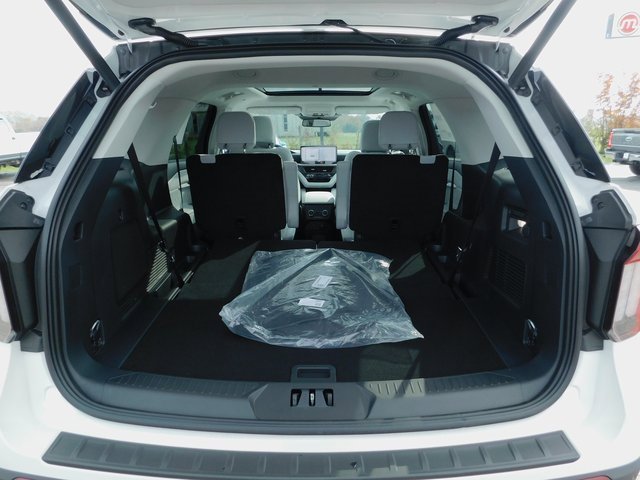 New 2026 Ford Explorer Platinum w/ LUX Leather Package image 12