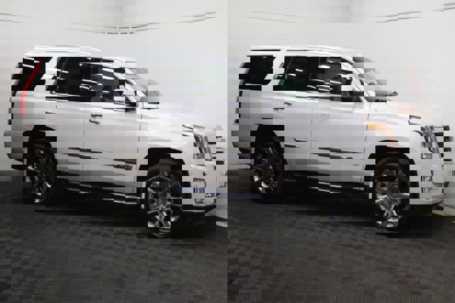 Used 2017 Cadillac Escalade Luxury AWD/4WD image 3