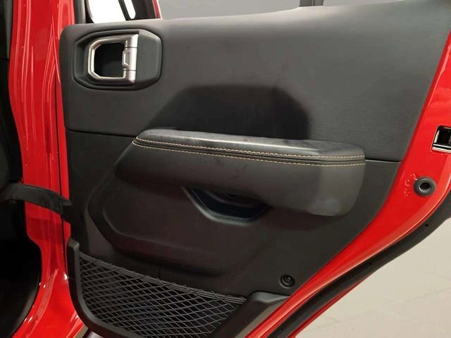 Used 2025 Jeep Wrangler Unlimited Sahara w/ Safety Group image 94