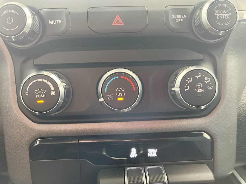 Used 2022 RAM 1500 Big Horn AWD/4WD image 16