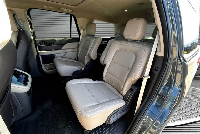 Used 2024 Lincoln Navigator Premiere AWD/4WD image 21