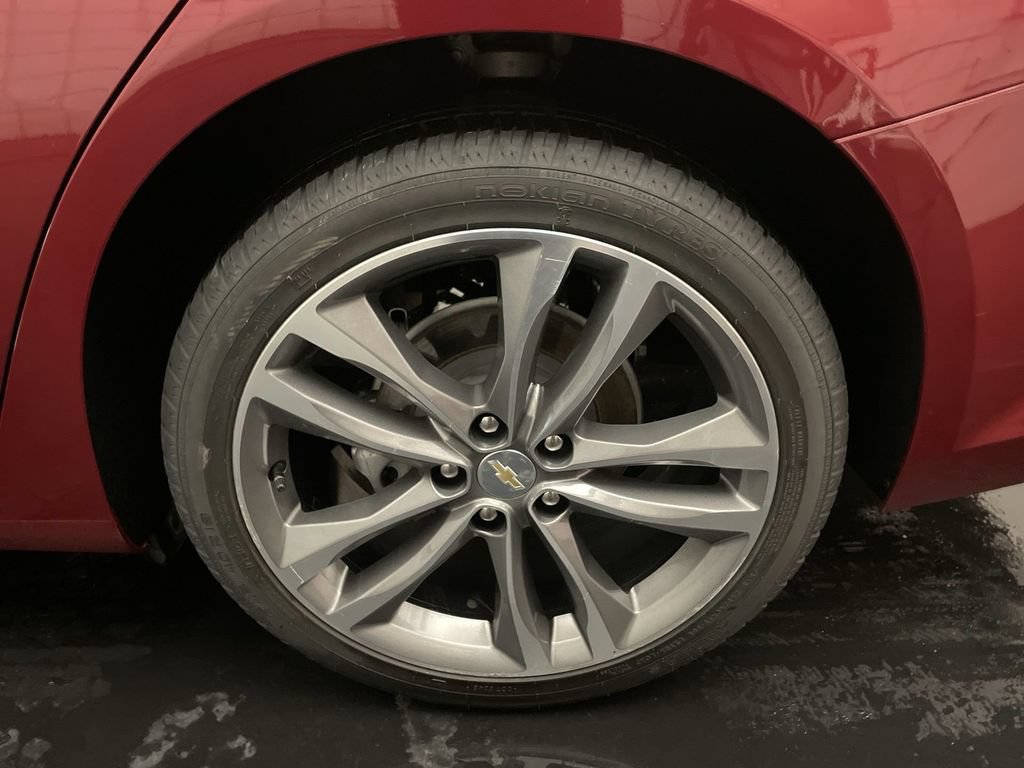 Used 2020 Chevrolet Malibu Premier FWD image 28