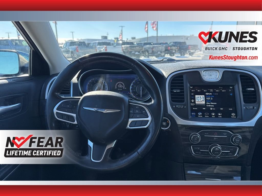 Used 2022 Chrysler 300 Touring image 39