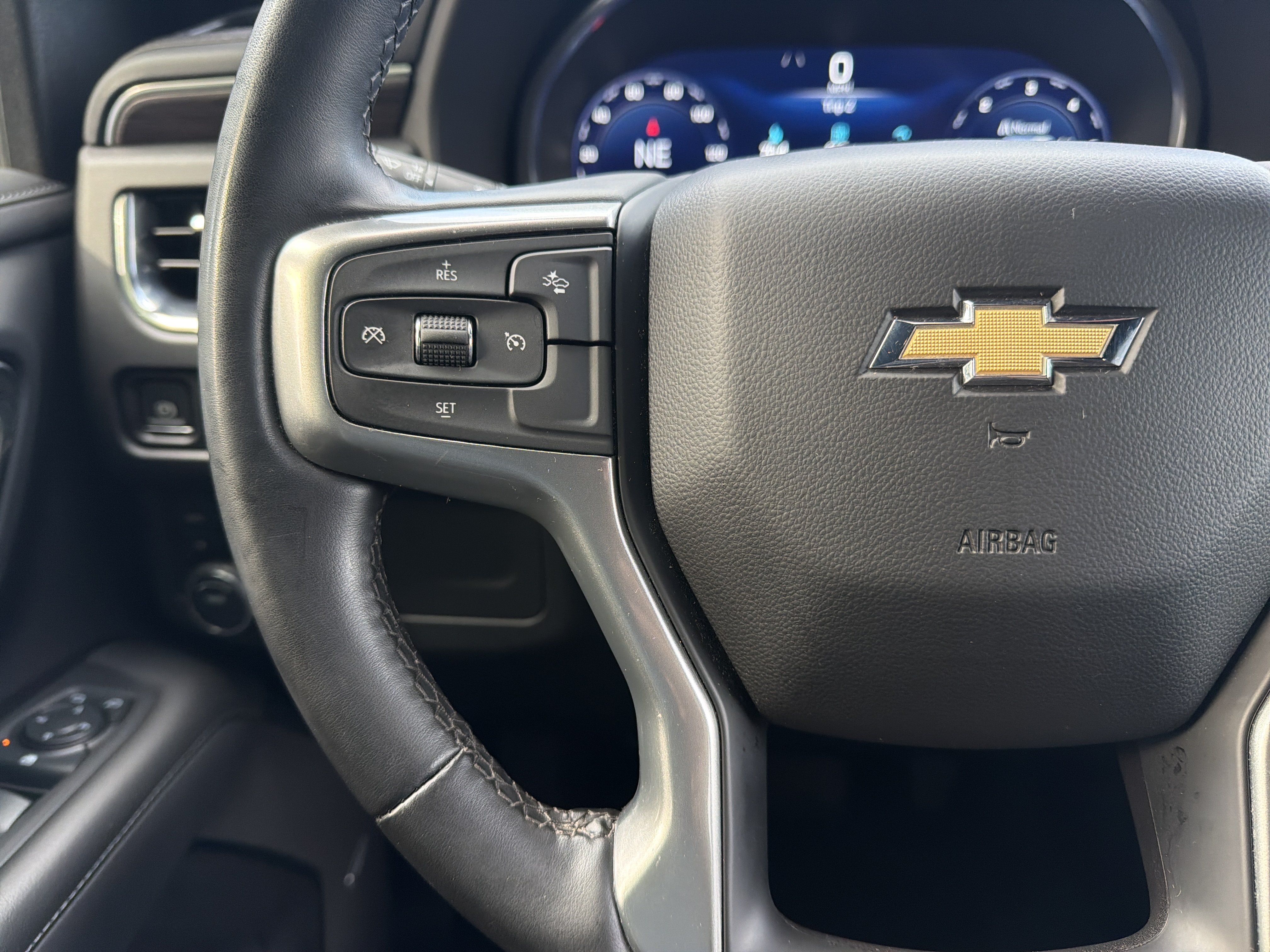 Used 2024 Chevrolet Suburban LT AWD/4WD image 19