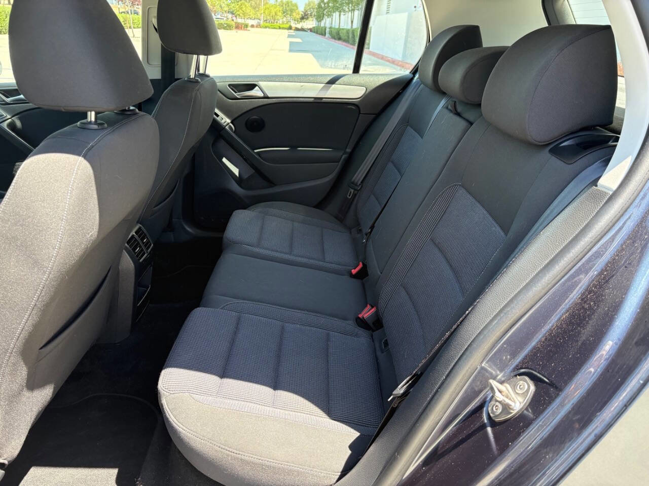 Used 2013 Volkswagen Golf 4-Door FWD image 15