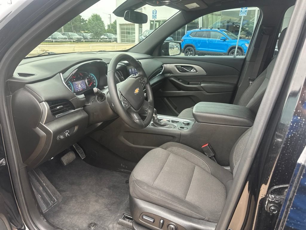 Used 2023 Chevrolet Traverse LT FWD image 10