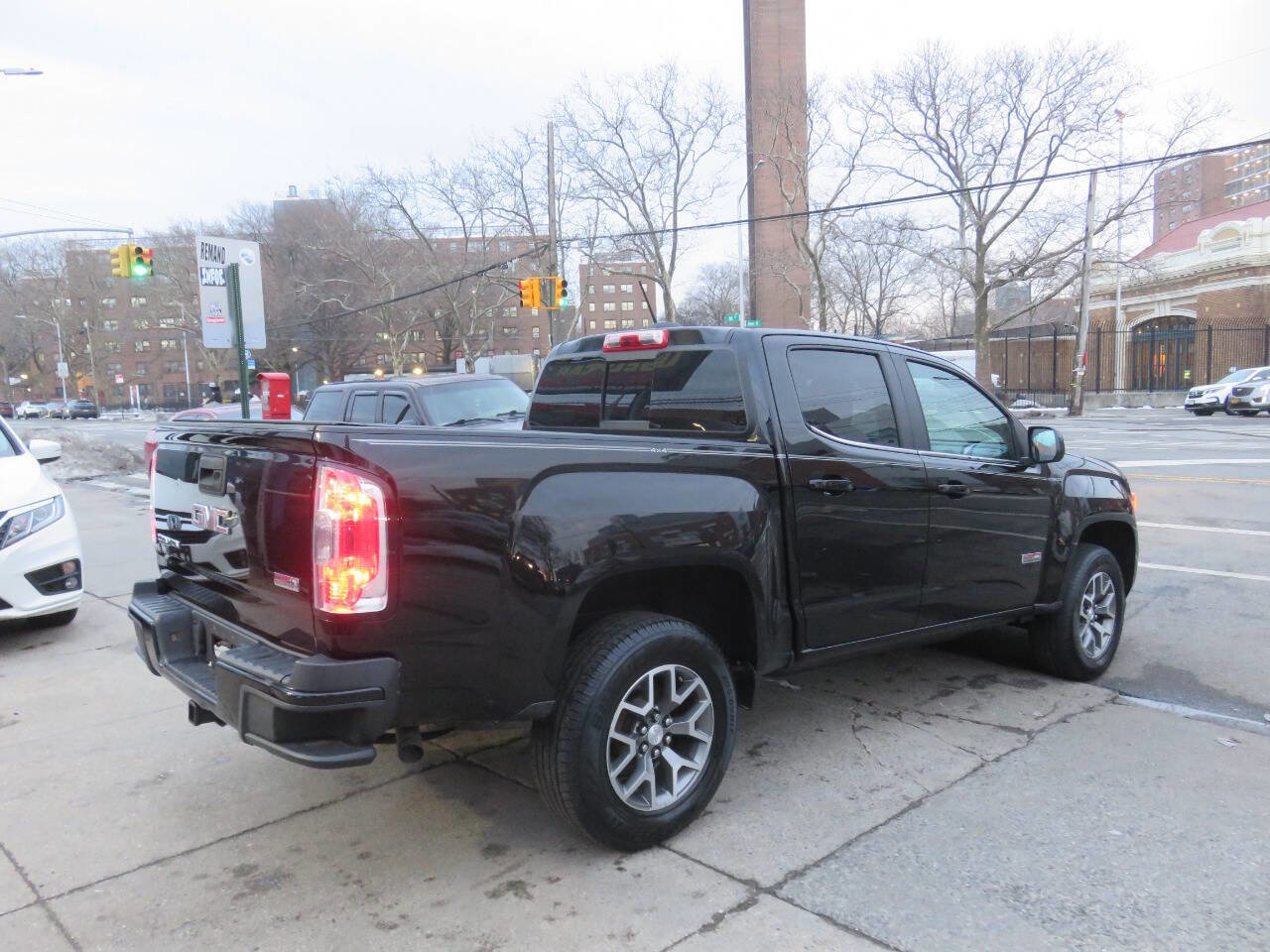 Used 2016 GMC Canyon SLE w/ All Terrain Package AWD/4WD image 4