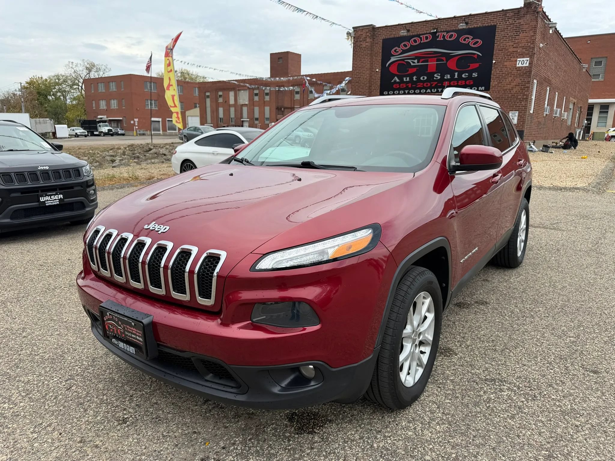 Used 2014 Jeep Cherokee Latitude AWD/4WD image 2