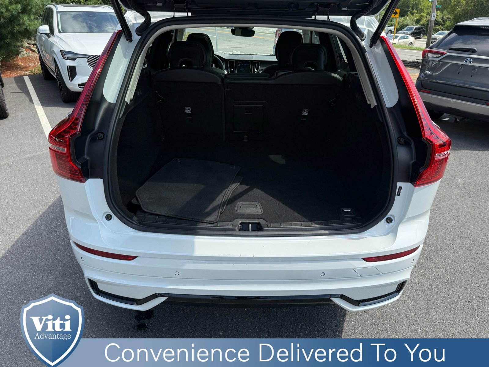Certified 2024 Volvo XC60 B5 Core image 24