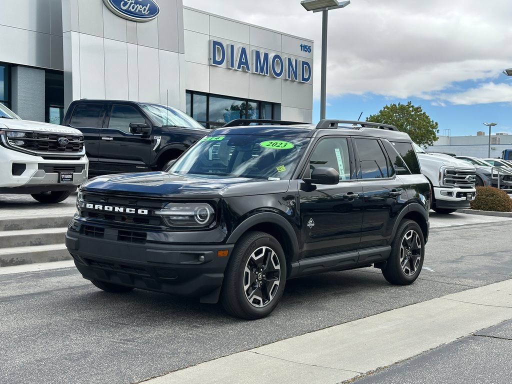 Used 2023 Ford Bronco Sport Outer Banks w/ Tech Package AWD/4WD image 2