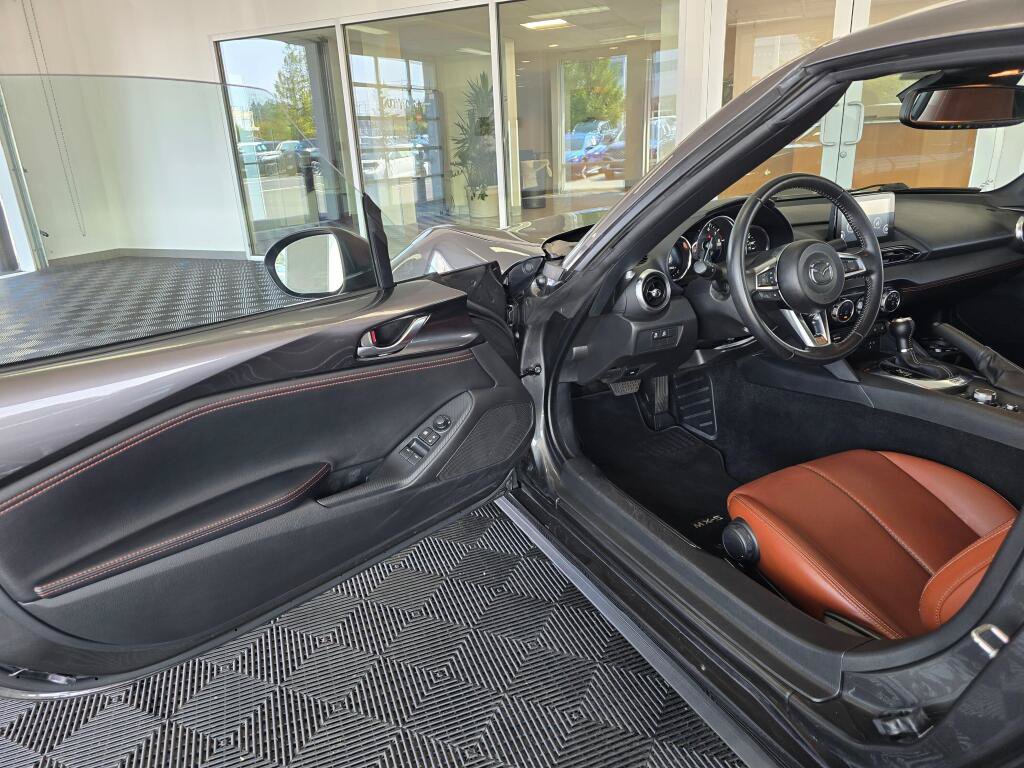 Used 2023 MAZDA MX-5 Miata Grand Touring RWD image 35