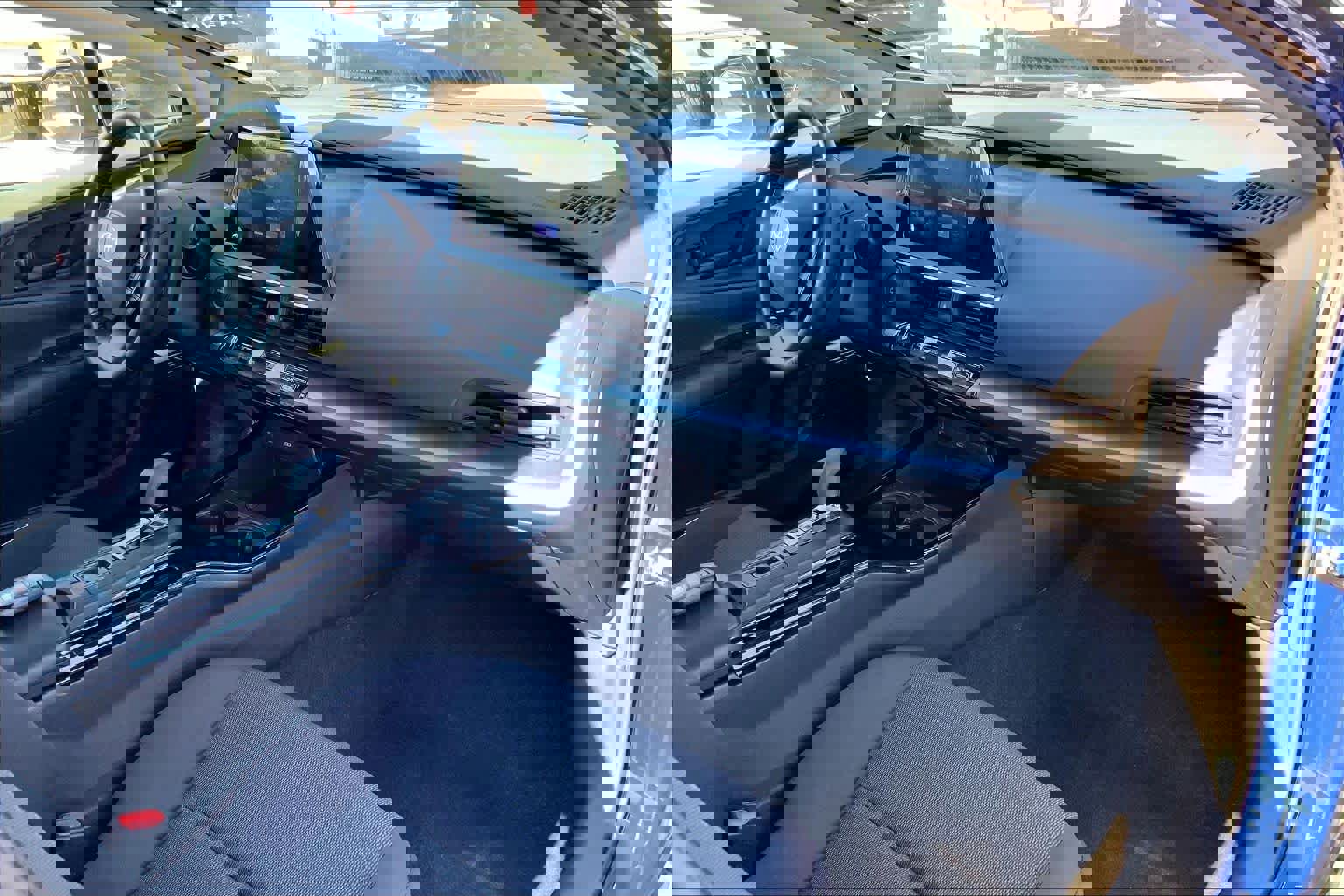 Used 2023 Toyota Prius LE image 17