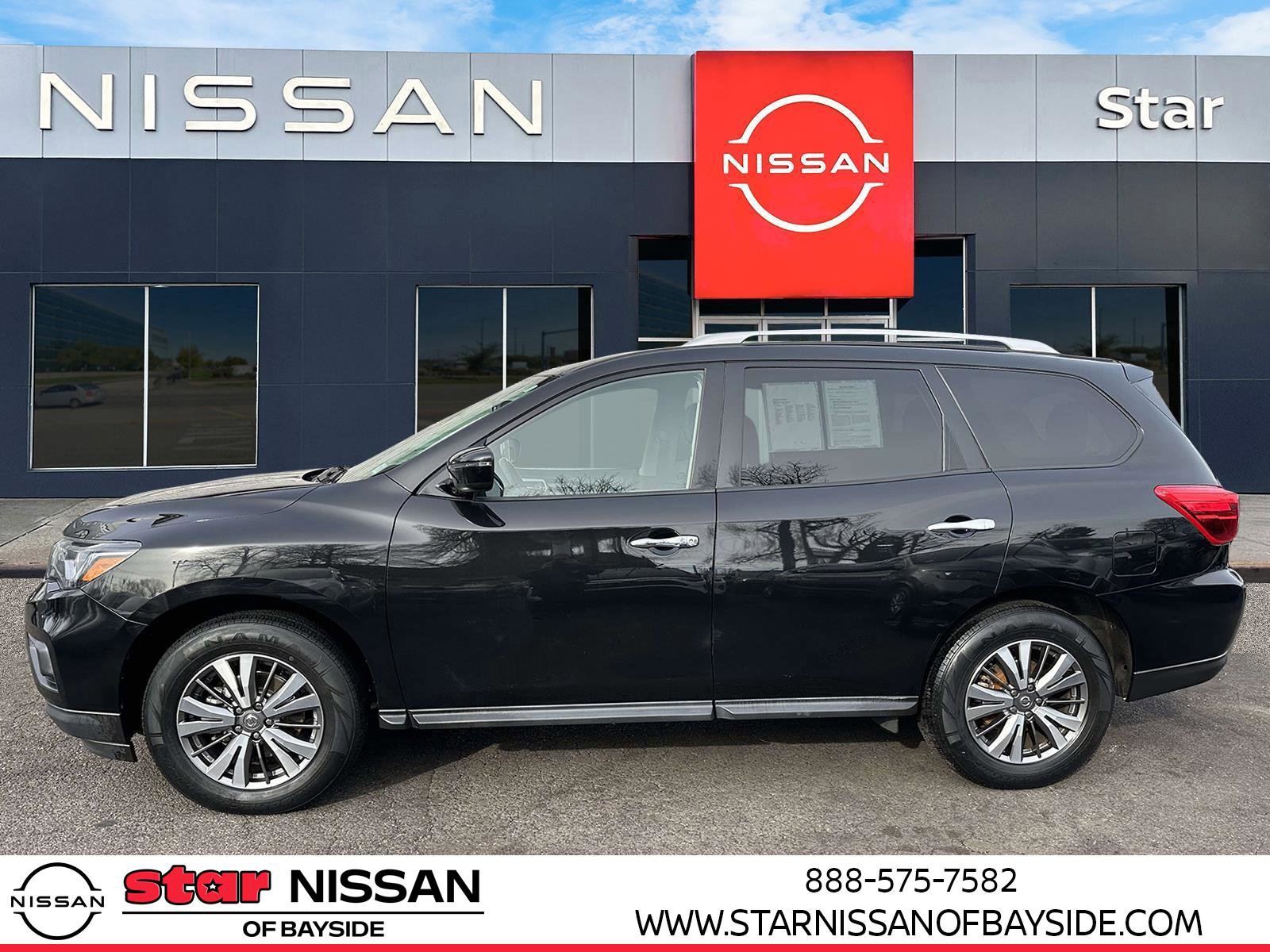 Used 2019 Nissan Pathfinder SV image 6