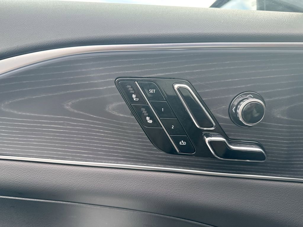 Used 2025 Cadillac Lyriq Sport AWD/4WD image 14