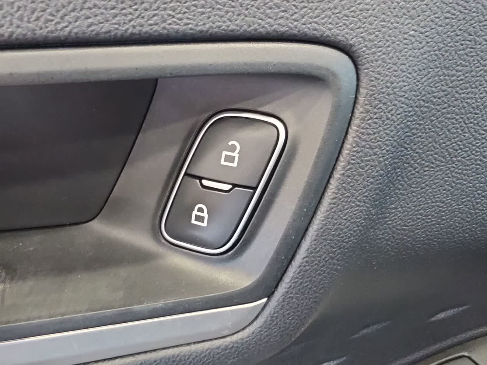 Used 2020 Ford Escape SE AWD/4WD image 19