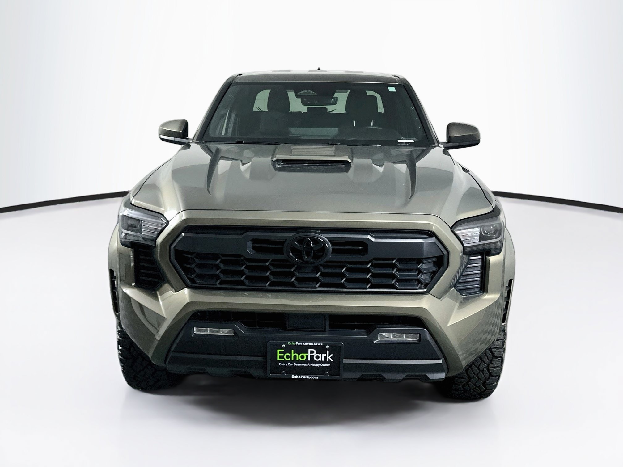 Used 2025 Toyota Tacoma TRD Sport AWD/4WD image 2