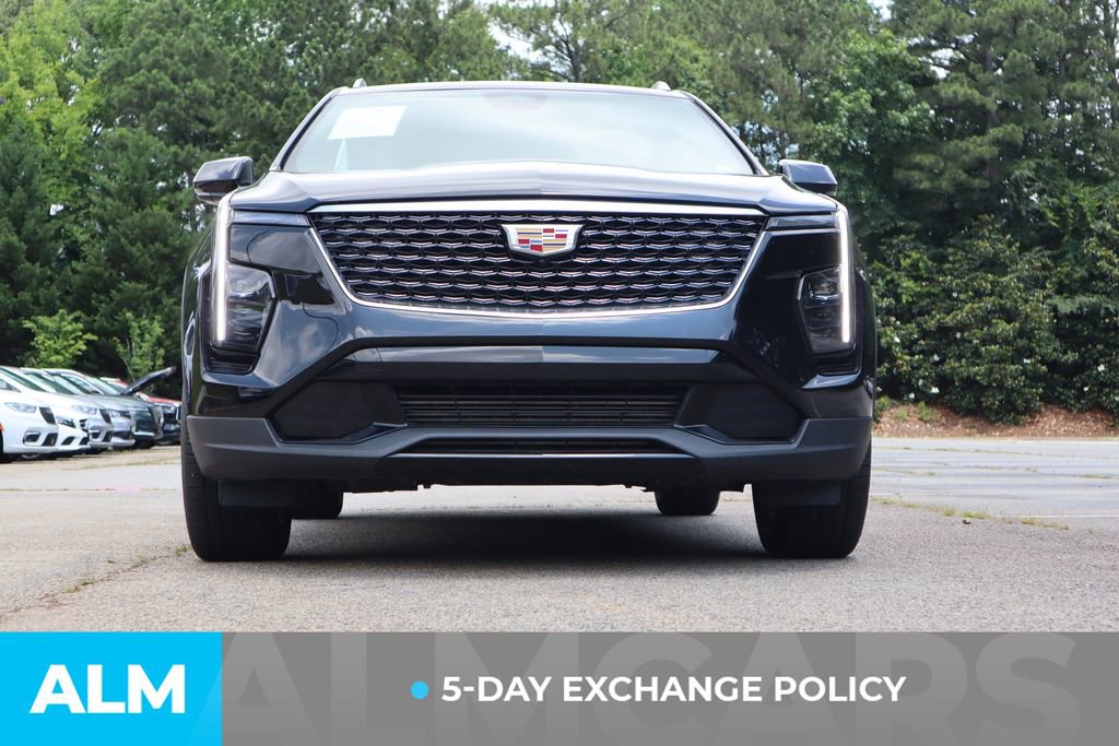 Used 2025 Cadillac XT4 Premium Luxury image 4
