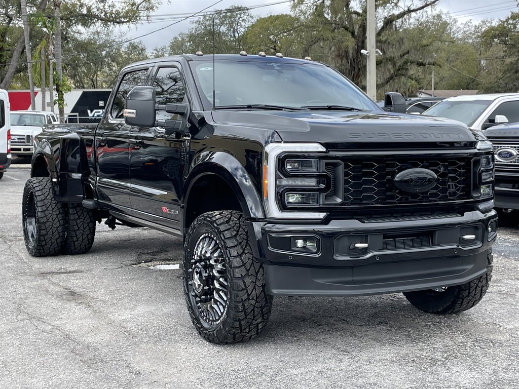 Used 2023 Ford F450 Platinum w/ FX4 Off-Road Package image 21