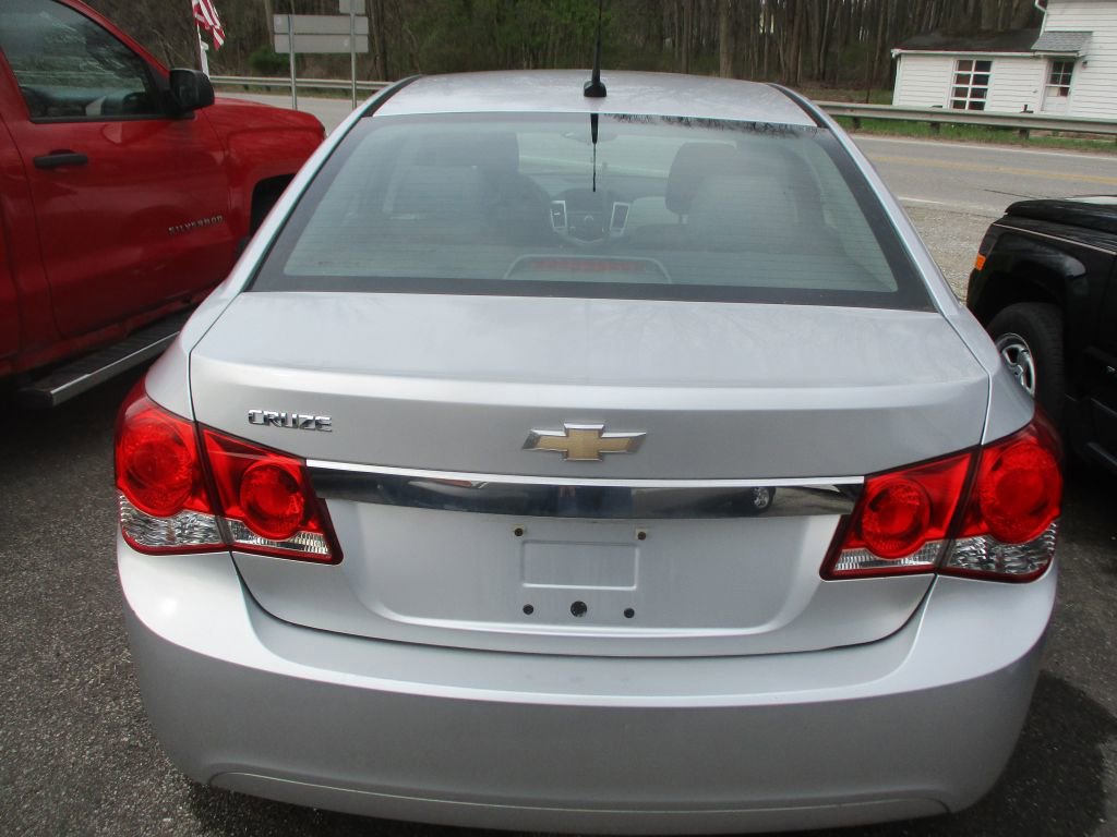 Used 2012 Chevrolet Cruze LS w/ Connectivity Package FWD image 6