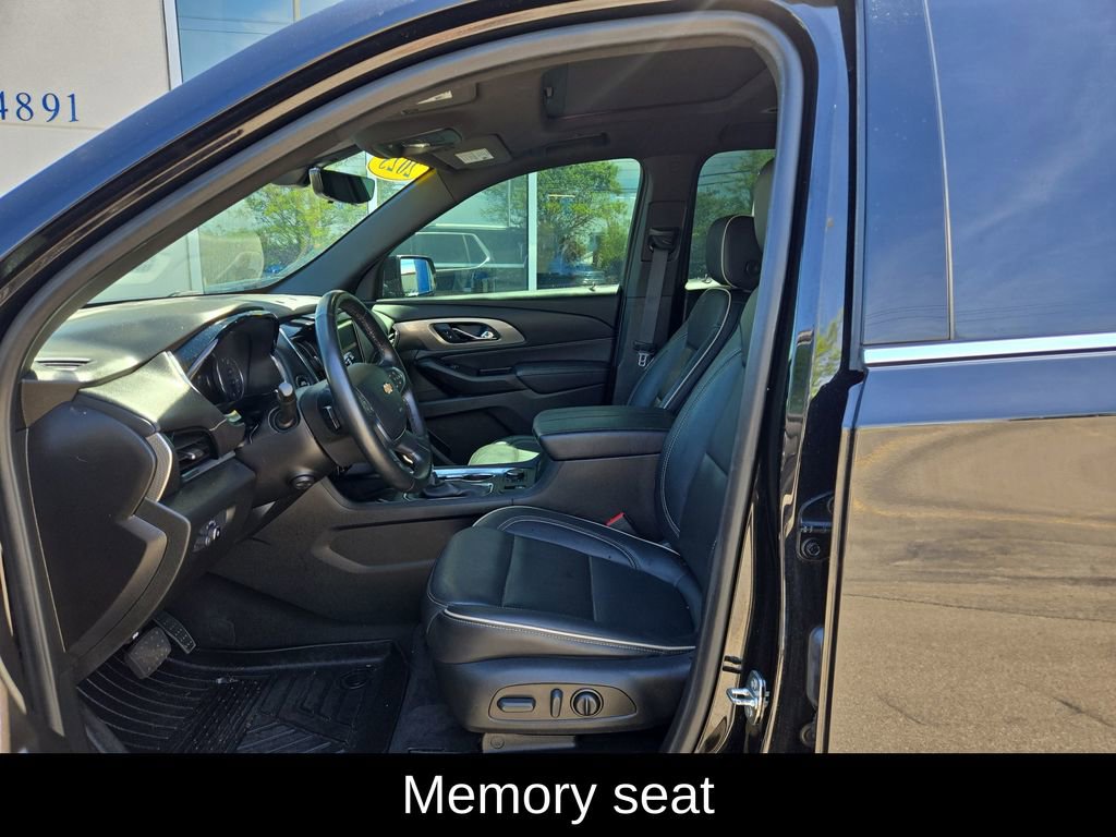 Used 2023 Chevrolet Traverse Premier AWD/4WD image 14