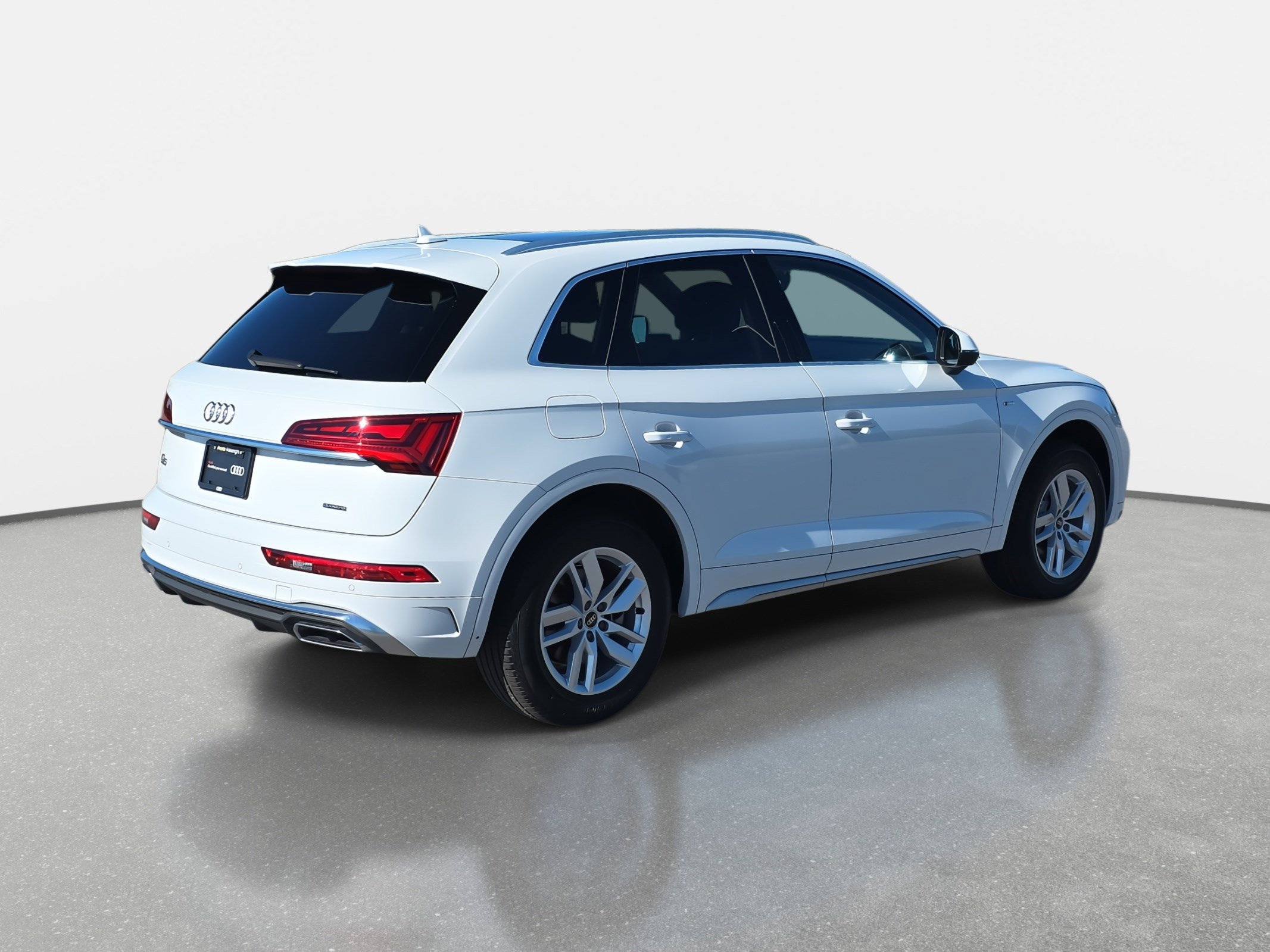 Used 2022 Audi Q5 2.0T Premium w/ Convenience Package image 5