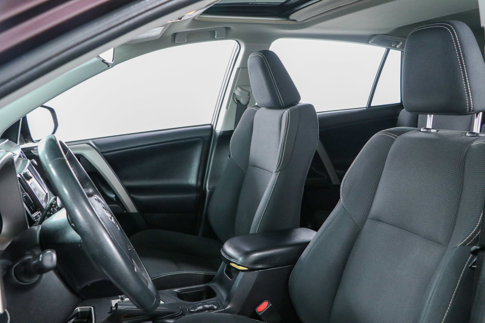 Used 2017 Toyota RAV4 XLE FWD image 24