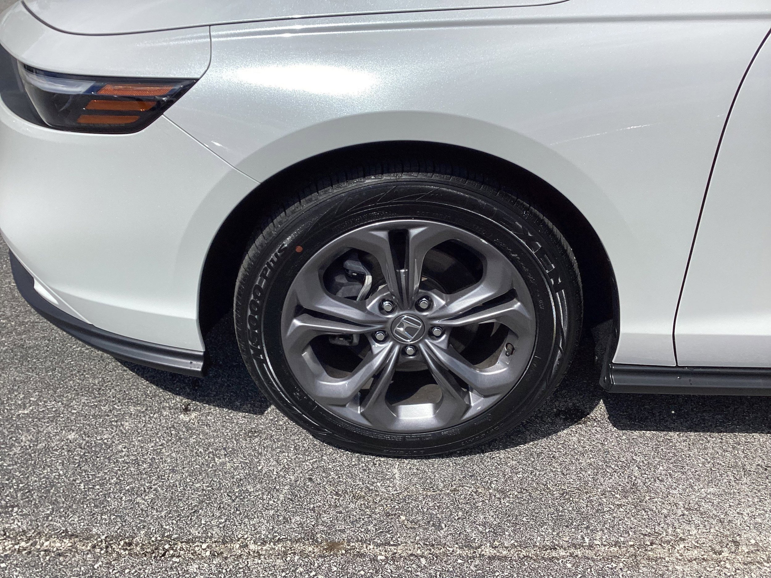 Used 2024 Honda Accord EX image 9