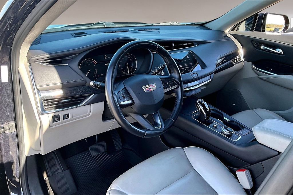 Used 2023 Cadillac XT4 Premium Luxury image 13