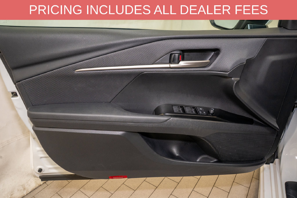 Used 2025 Toyota Camry SE FWD image 11