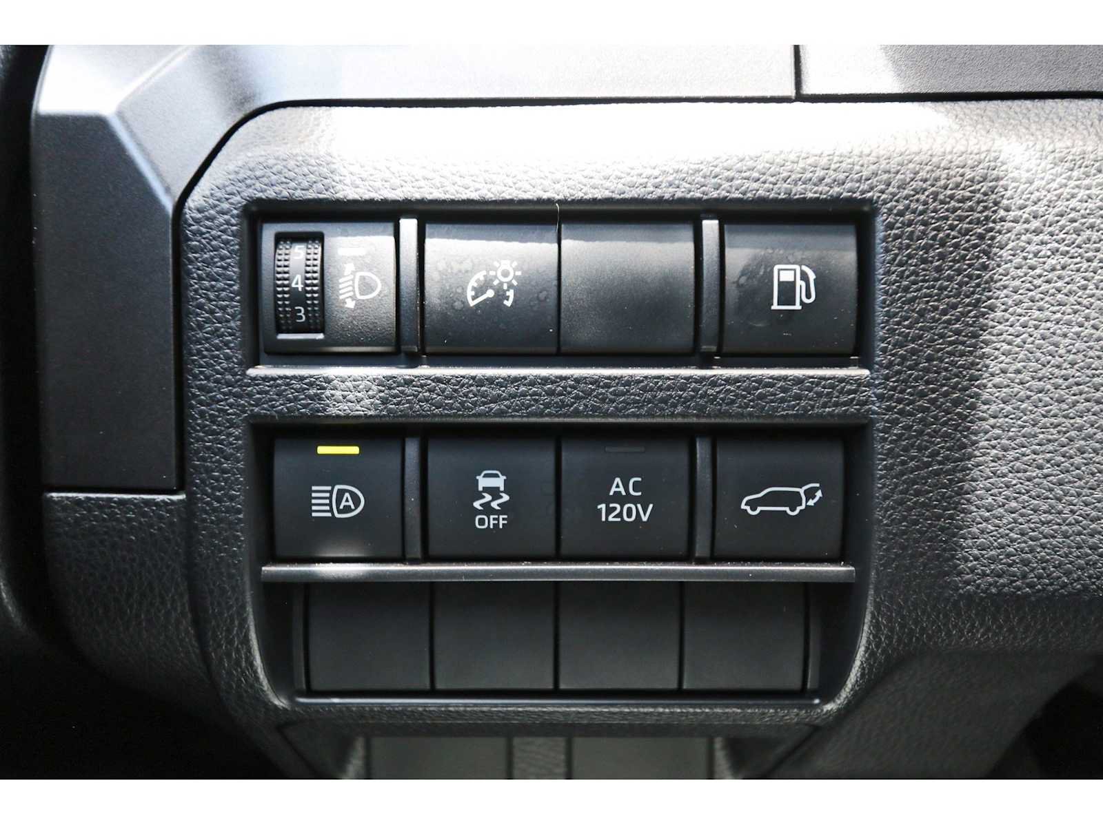 Used 2025 Toyota 4Runner TRD Off-Road Premium AWD/4WD image 19