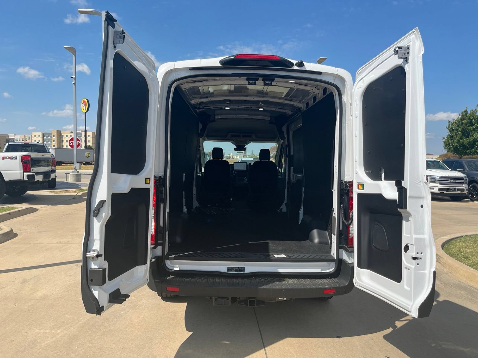 New 2026 Ford Transit 250 148 Medium Roof w/ Load Area Protection Package RWD image 5
