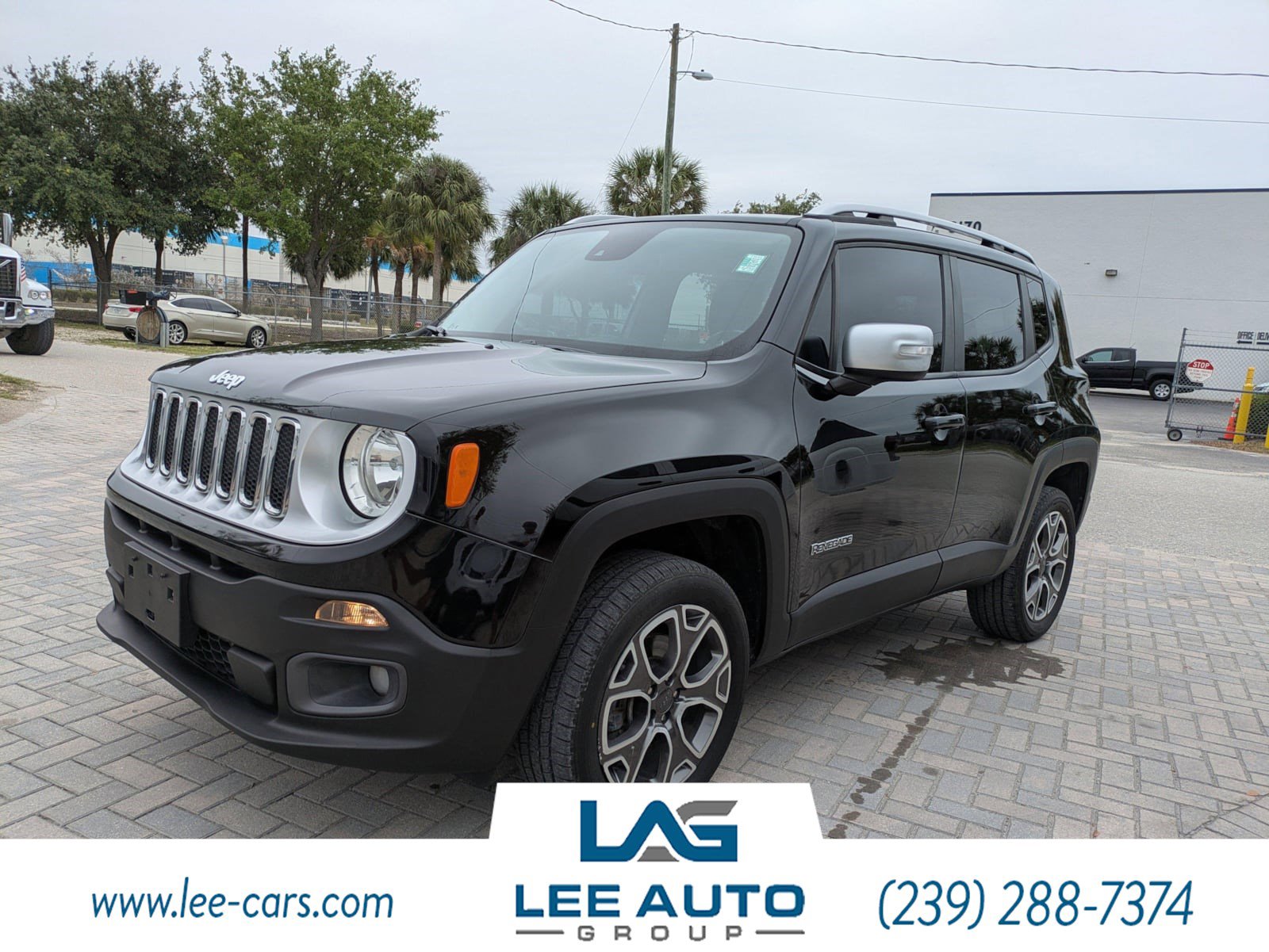 Used 2017 Jeep Renegade Limited AWD/4WD image 6