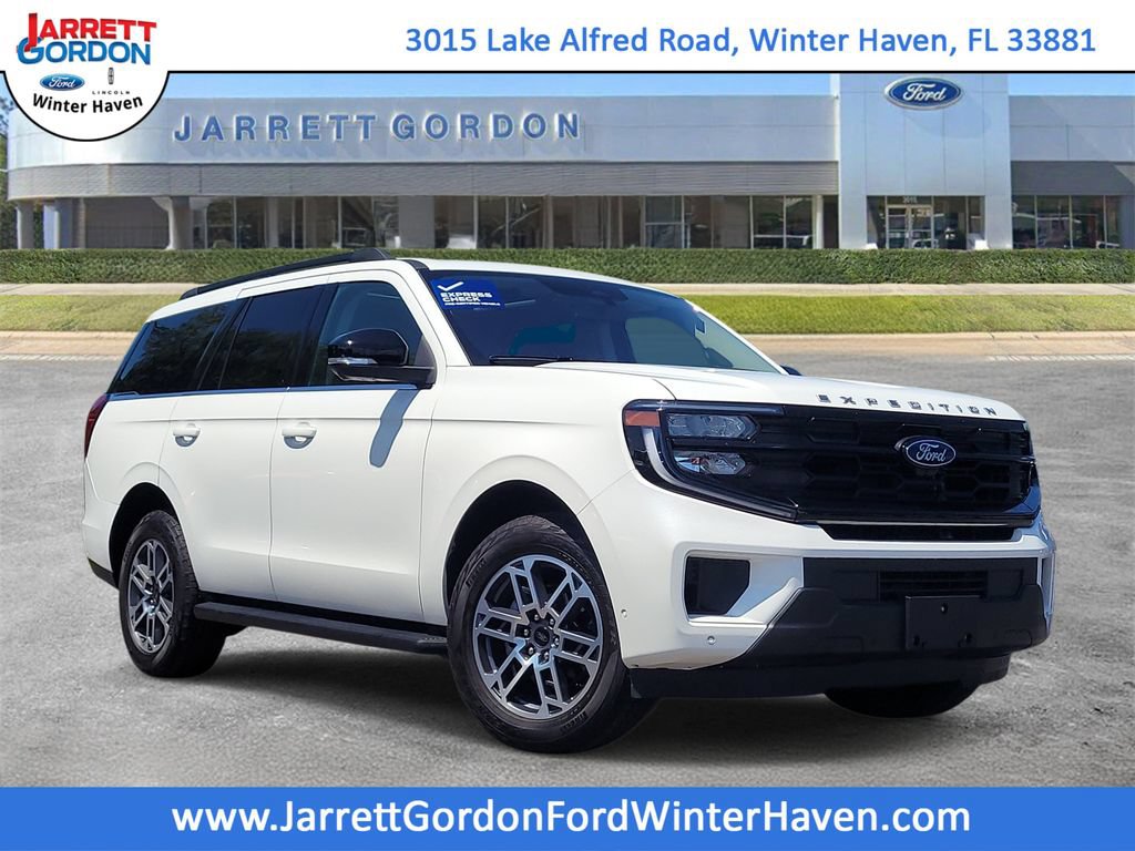 Used 2025 Ford Expedition Active AWD/4WD image 1