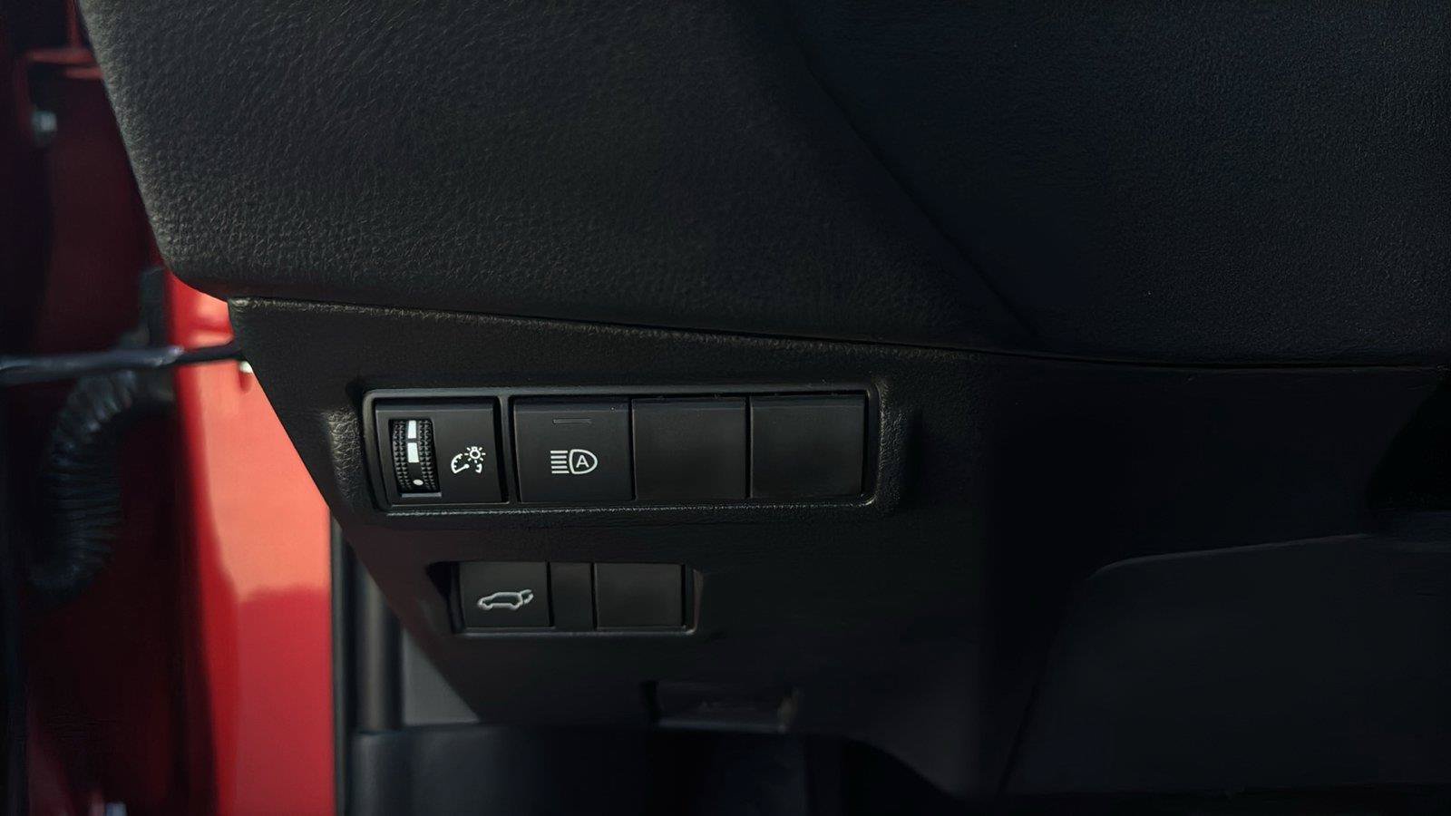 Used 2025 Toyota Corolla Cross XLE w/ Convenience Package FWD image 14