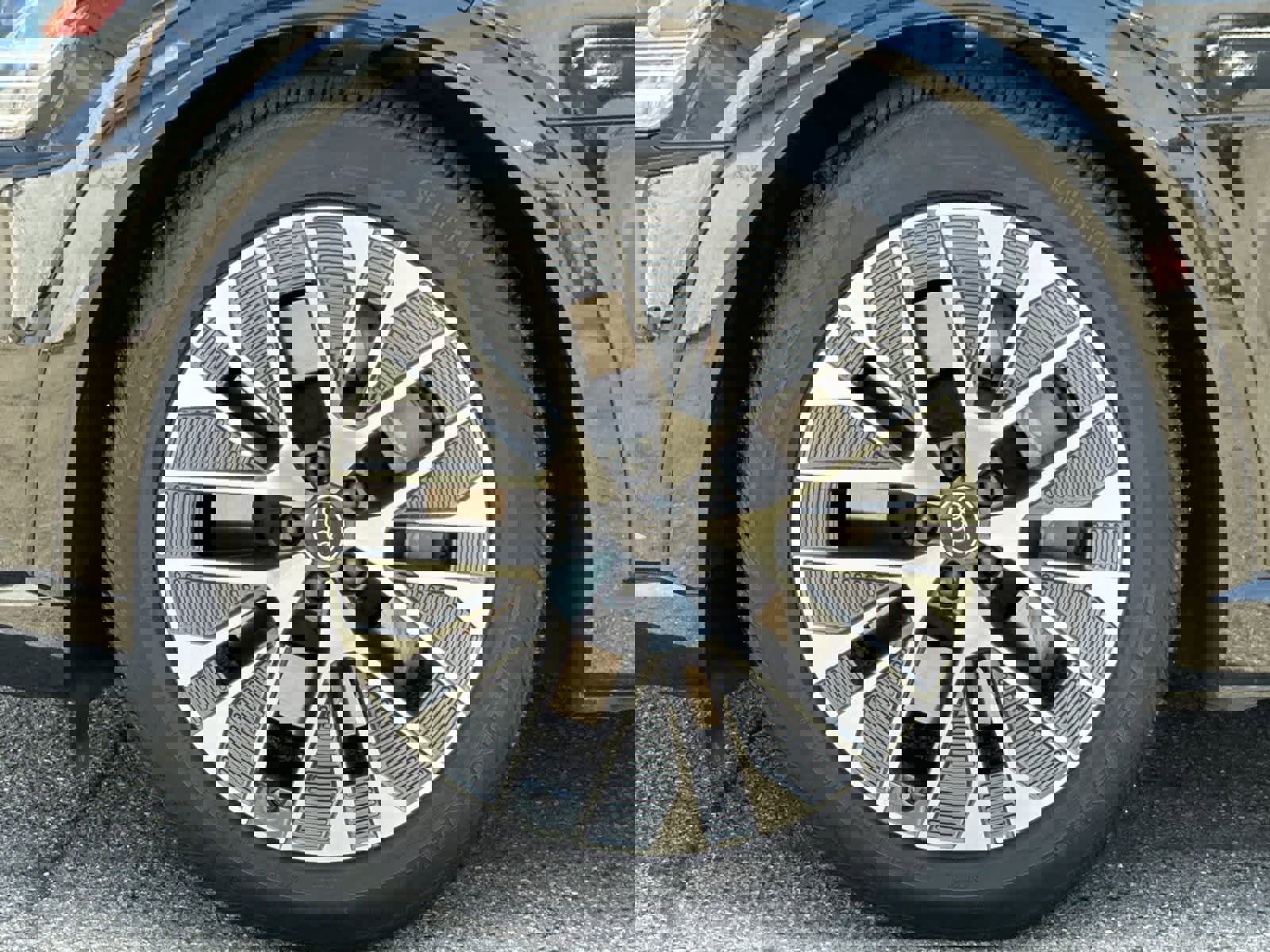 Used 2024 Audi Q8 e-tron Prestige w/ Prestige Package image 27