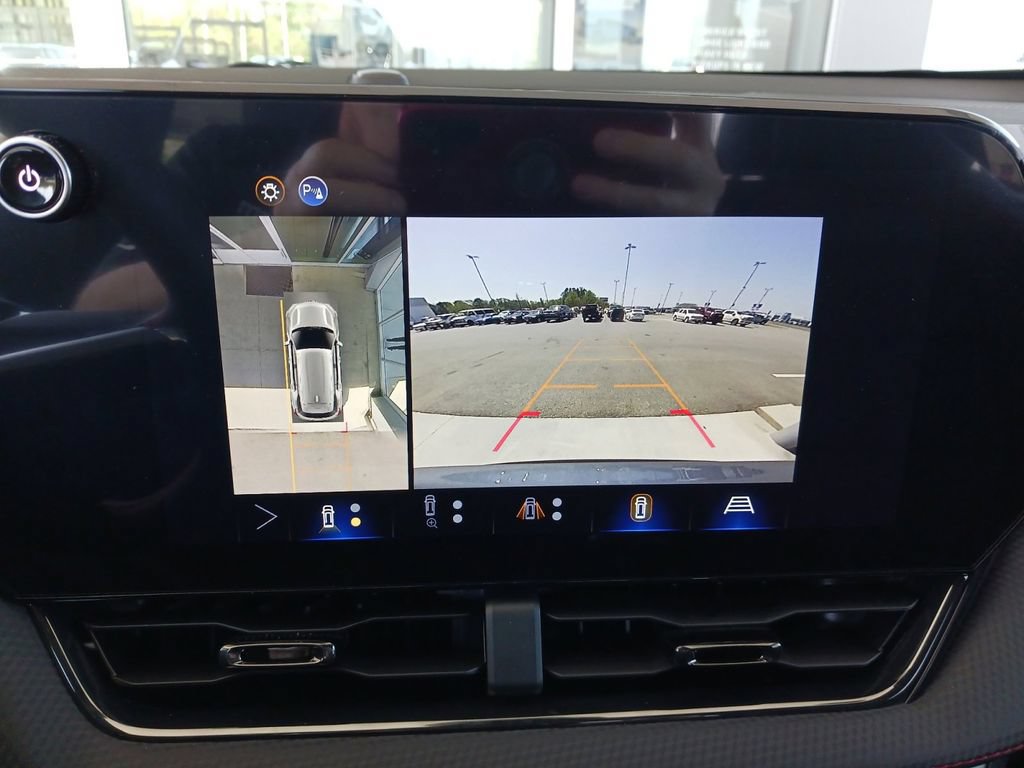 New 2026 Chevrolet Equinox RS w/ Convenience Package III FWD image 21