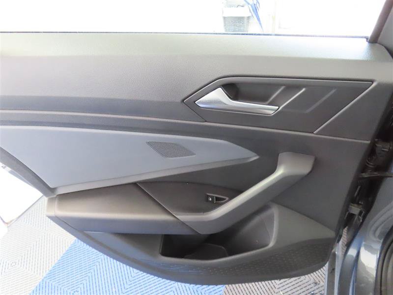Used 2026 Volkswagen Jetta SE FWD image 29