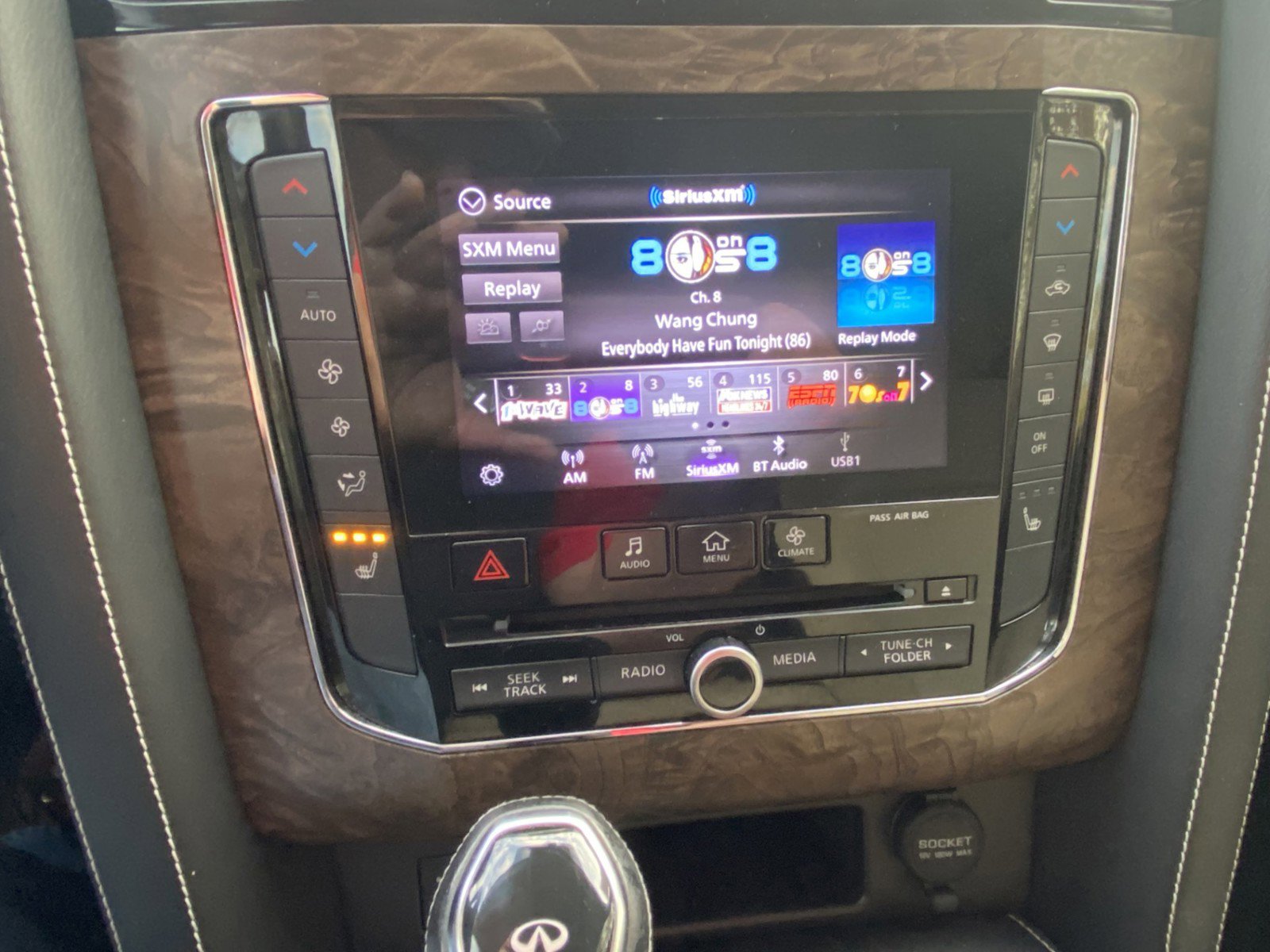 Used 2021 INFINITI QX80 Premium Select w/ All-Season Package image 19