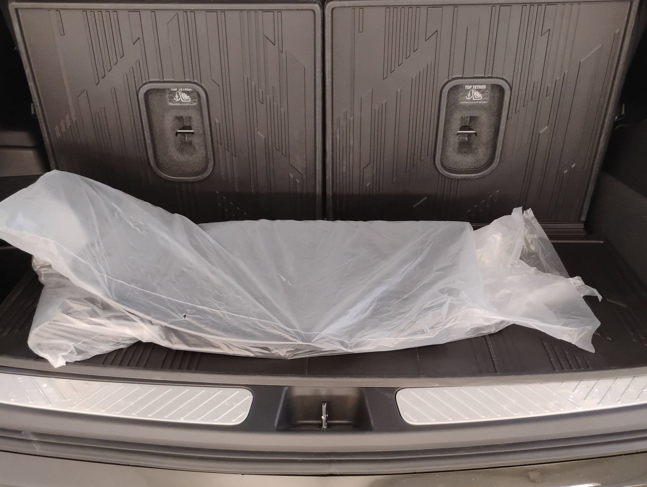 New 2026 Cadillac Vistiq Sport w/ LPO, Floor Liner Package image 24