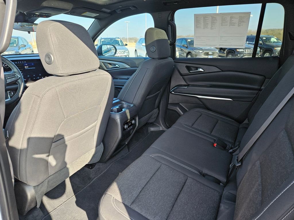 Used 2025 Chevrolet Traverse LT w/ Sun and Wheel Package image 27