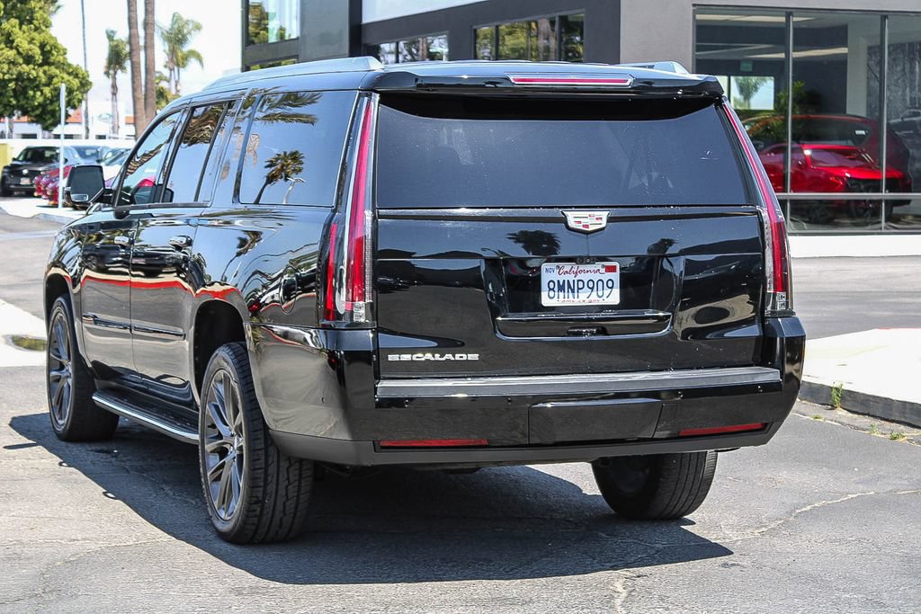 Used 2019 Cadillac Escalade ESV Luxury w/ Escalade Sport Edition AWD/4WD image 6