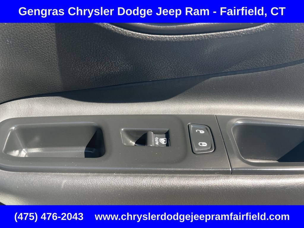 Used 2017 Jeep Renegade Altitude AWD/4WD image 14